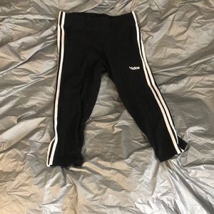 Woman’s Capri adidas